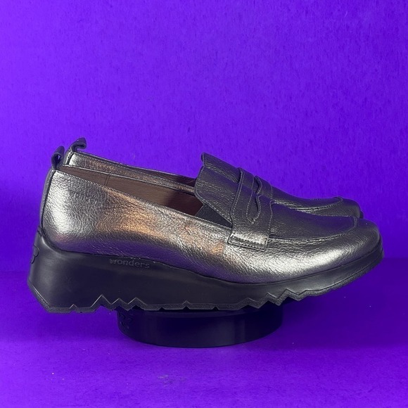 Wonders Women's Gray Metallic Extra Light Platform Loafers Shoe Size 11-NEW - Picture 1 of 8